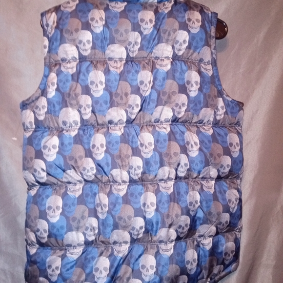 Old Navy skull design puffer jacket - Picture 3 of 4